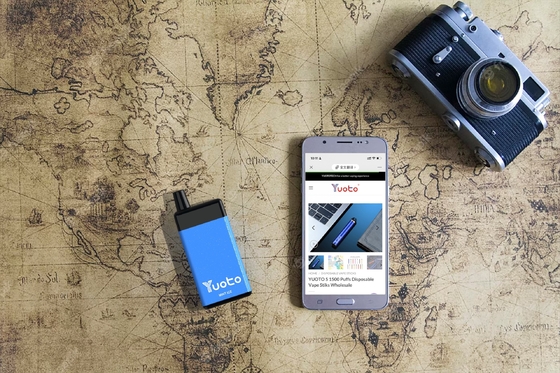 저편에 버릴 수 있는 7000 퍼프 유오토는 16개 밀리람베르트 E-액체 900mAh 배터리와 포드를 기화시킵니다
